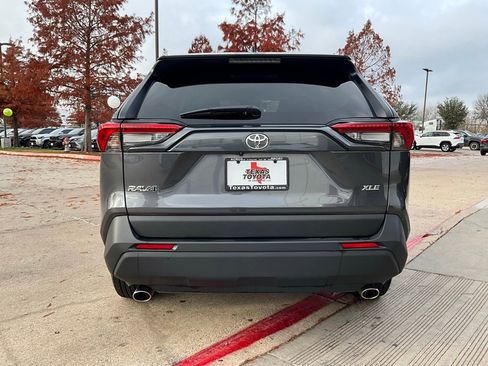 Used 2025 Toyota RAV4 XLE image 7