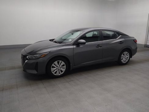 Used 2025 Nissan Sentra S FWD image 2