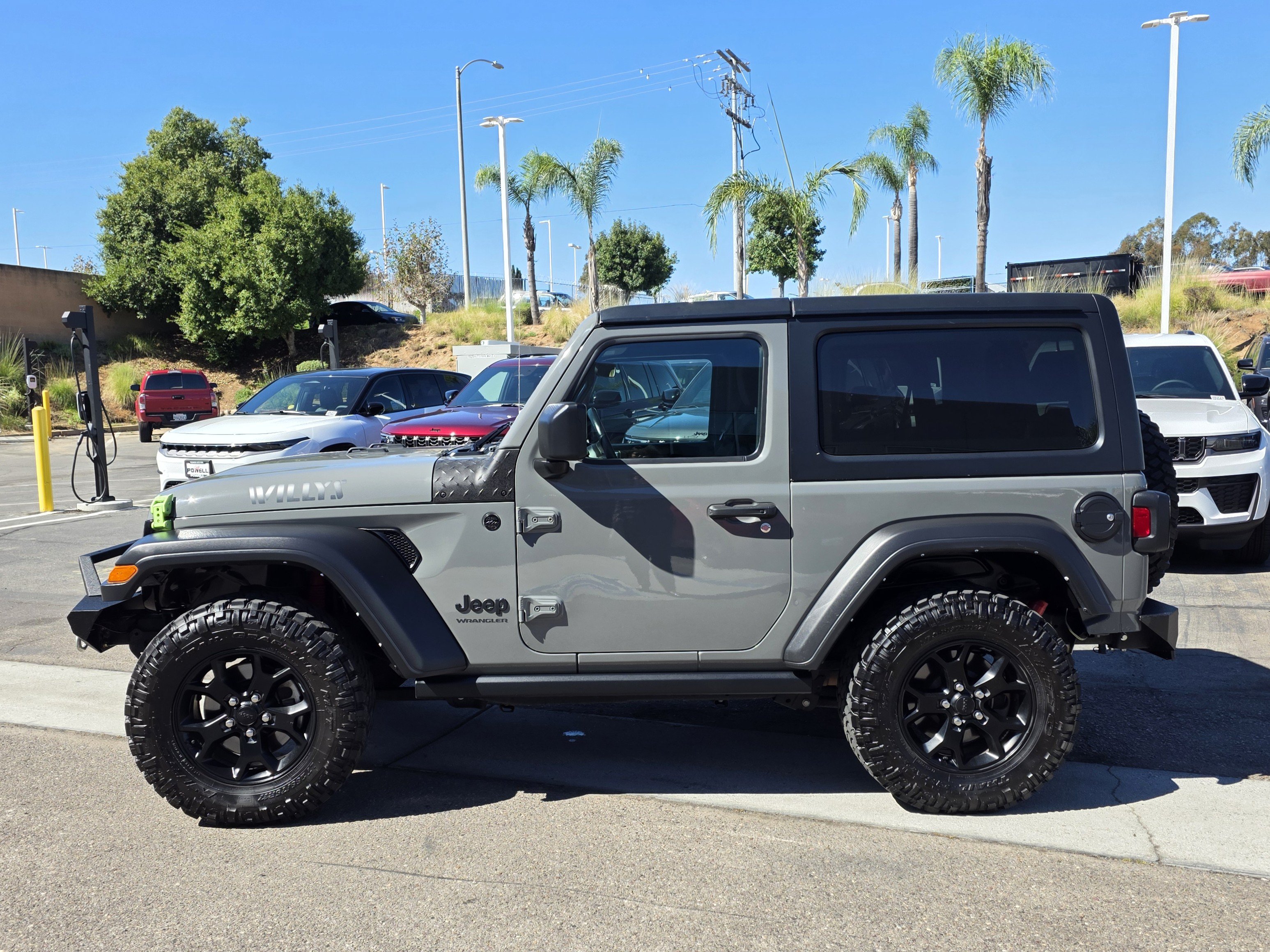Used 2022 Jeep Wrangler Sport AWD/4WD image 2
