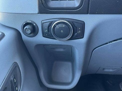 Used 2018 Ford Transit 250 148 Medium Roof RWD image 42