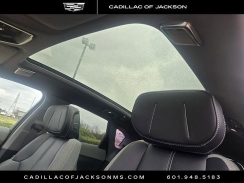 New 2026 Cadillac Optiq Luxury 1 image 5