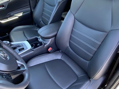 Certified 2025 Toyota RAV4 XLE Premium AWD/4WD image 28