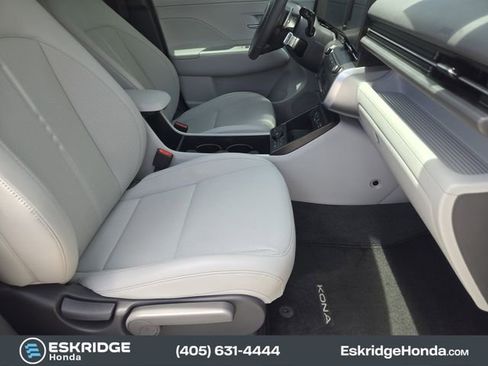 Used 2025 Hyundai Kona Limited FWD image 15