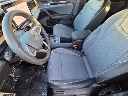 New 2026 Volkswagen Tiguan SEL R-Line image 4