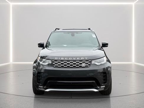New 2026 Land Rover Discovery Limited Edition image 8