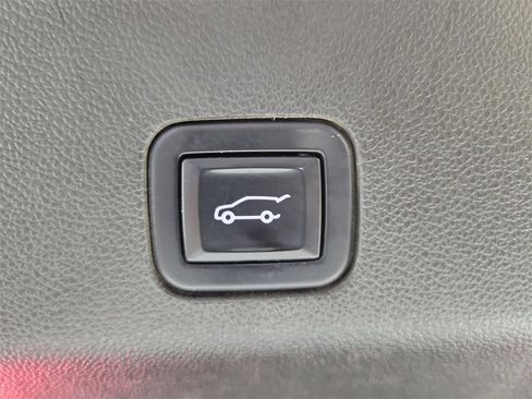 Used 2023 Cadillac Escalade ESV Sport Platinum w/ Heavy-Duty Trailer Package image 9