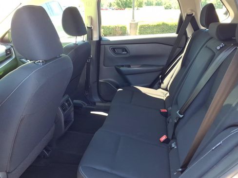 Used 2024 Nissan Rogue S FWD image 26