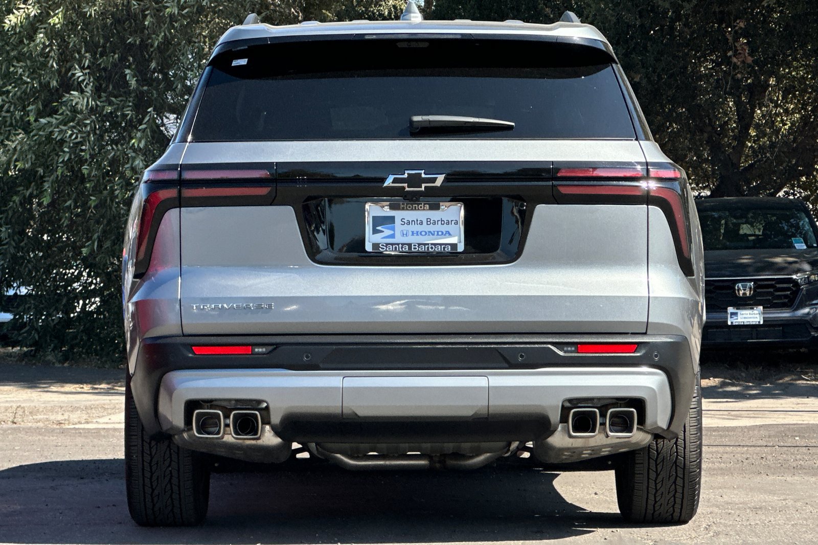 Used 2026 Chevrolet Traverse LT w/ Sun and Wheel Package FWD image 5