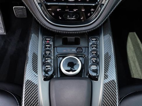 Used 2022 Aston Martin DBX AWD/4WD image 36