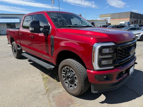 Certified 2025 Ford F350 Lariat w/ Black Appearance Package AWD/4WD image 8
