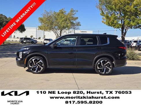 Used 2024 Mitsubishi Outlander SE Black Edition image 12