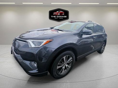 Used 2018 Toyota RAV4 XLE image 2