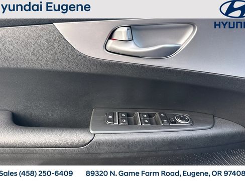 Used 2023 Kia Forte LXS image 12