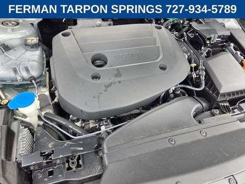 Certified 2024 Volvo XC40 B5 Plus w/ Protection Package Premier AWD/4WD image 20