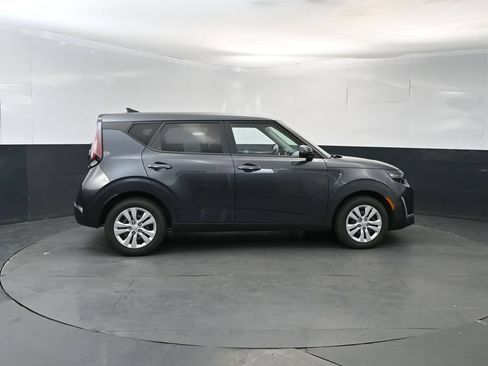 Used 2023 Kia Soul LX FWD image 6