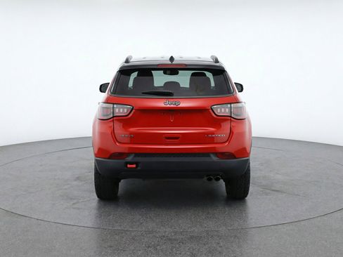 Used 2025 Jeep Compass Trailhawk AWD/4WD image 7