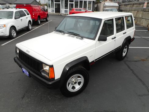 Used 1996 Jeep Cherokee 4WD 4-Door image 4