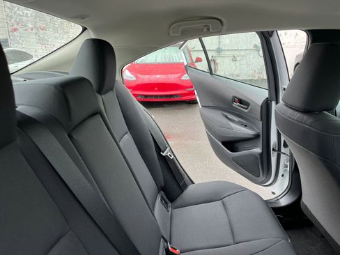 Used 2025 Toyota Corolla LE image 36