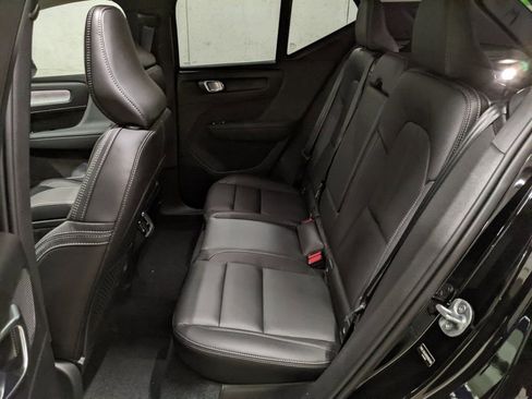 New 2025 Volvo XC40 B5 Core w/ Protection Package Premier image 24