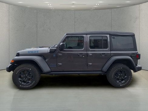 Used 2023 Jeep Wrangler Unlimited w/ Cold Weather Group AWD/4WD image 2