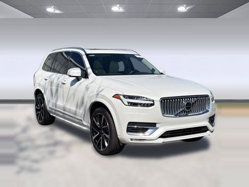 Used 2023 Volvo XC90 B6 Plus w/ Protection Package Premier image 7