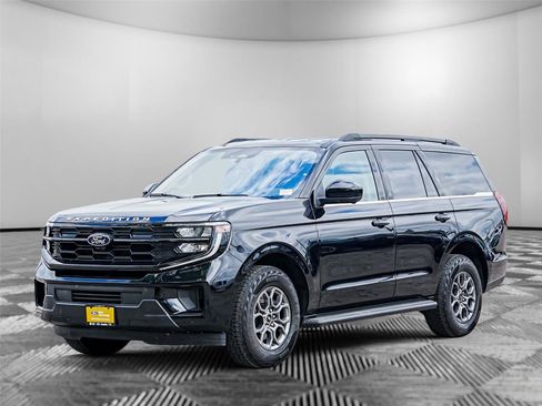 Certified 2025 Ford Expedition Active RWD image 7