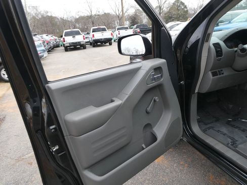 Used 2019 Nissan Frontier S image 11