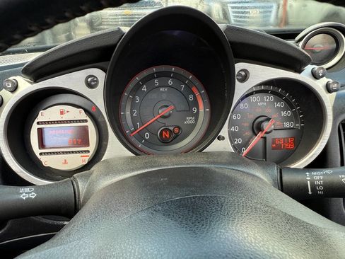 Used 2010 Nissan 370Z Touring w/ Sport Pkg image 11