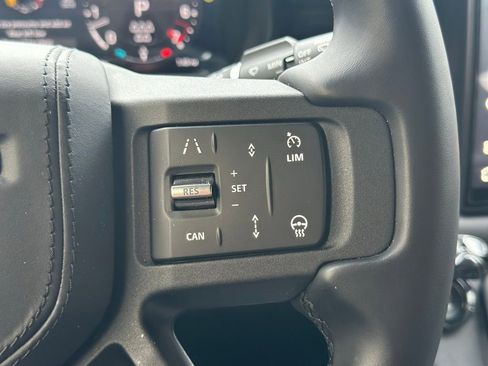 Used 2025 Land Rover Defender 110 X image 11