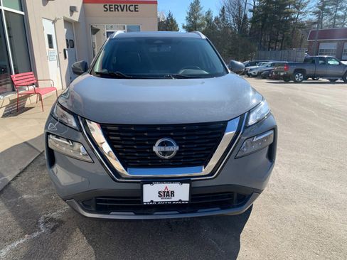 Used 2023 Nissan Rogue SL image 2