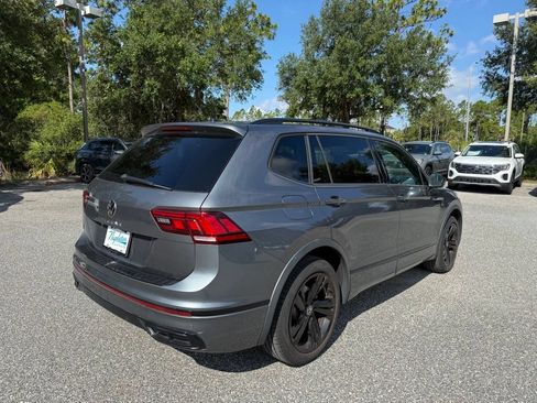 Used 2023 Volkswagen Tiguan SE R-Line FWD image 9
