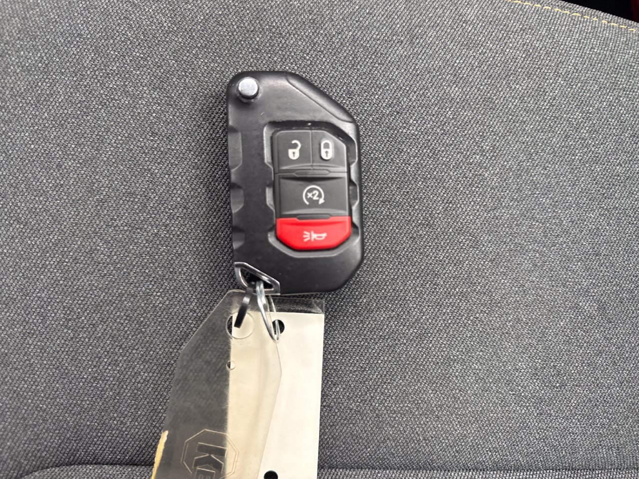 Used 2025 Jeep Wrangler Sport AWD/4WD image 21