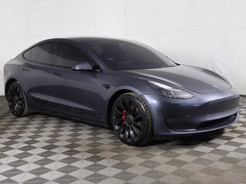 Used 2023 Tesla Model 3 Performance image 2