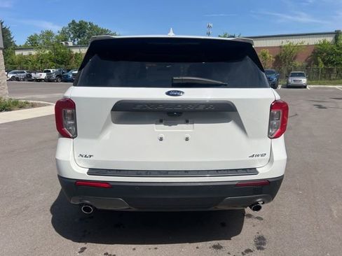 Used 2023 Ford Explorer XLT w/ Equipment Group 202A AWD/4WD image 6