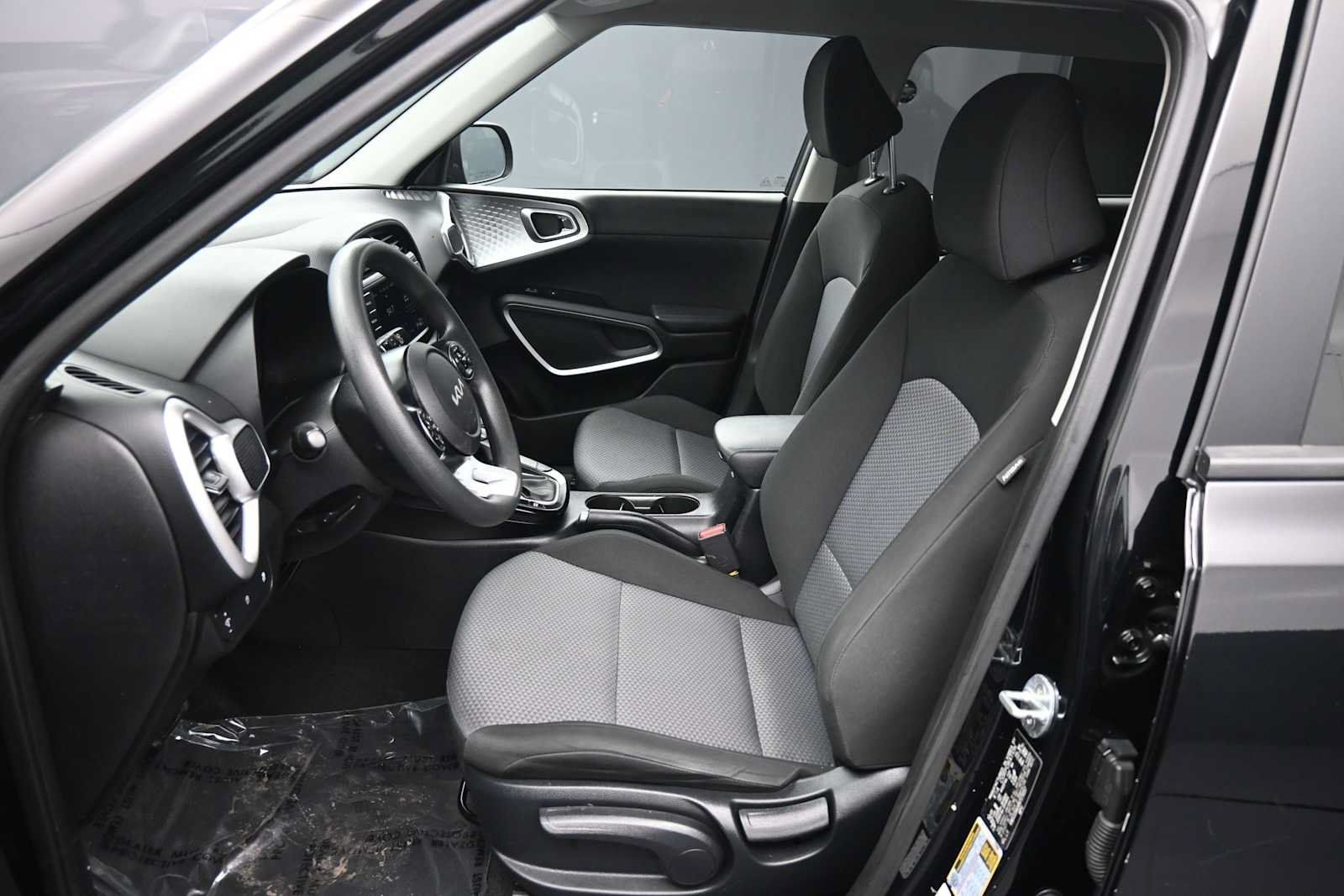 Used 2022 Kia Soul LX FWD image 17
