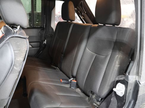 Used 2017 Jeep Wrangler Unlimited Sport w/ Connectivity Group image 31