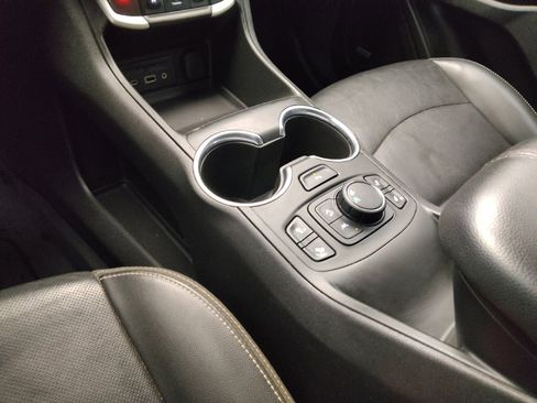 Used 2022 GMC Terrain SLT w/ Infotainment Package II FWD image 26