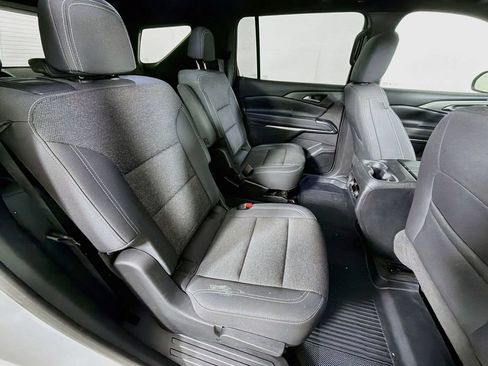 Used 2025 Chevrolet Traverse LT w/ Sun and Wheel Package AWD/4WD image 25