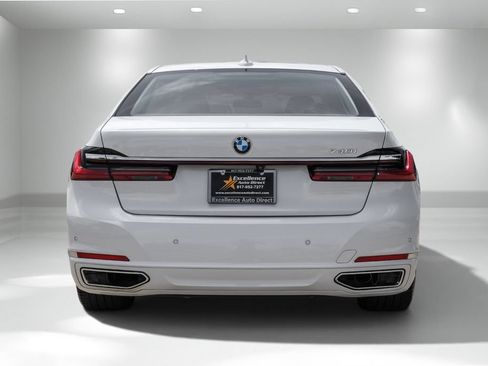 Used 2020 BMW 740i w/ Premium Package RWD image 8