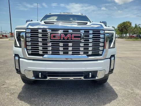 Used 2025 GMC Sierra 2500 Denali w/ Denali Reserve Package AWD/4WD image 4