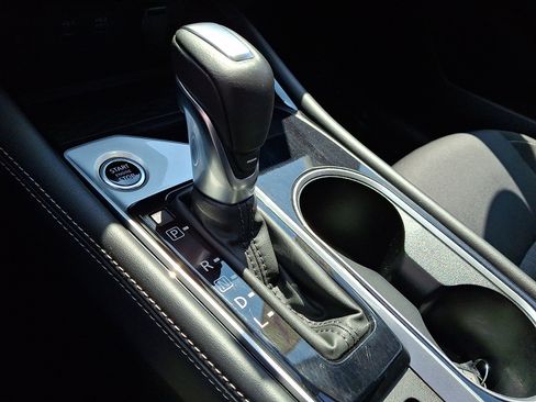 Certified 2024 Nissan Altima 2.5 SV w/ SV Premium Package AWD/4WD image 17