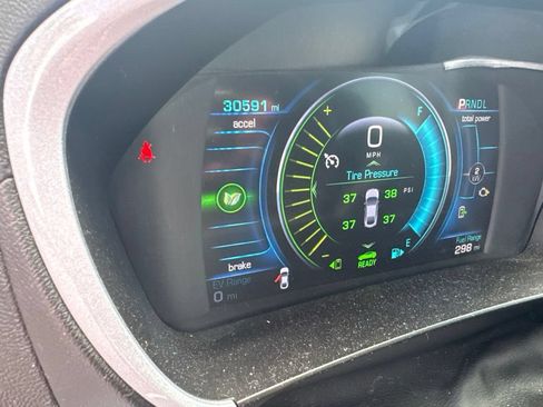 Used 2017 Chevrolet Volt LT FWD image 18