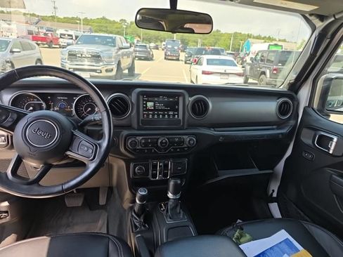 Used 2022 Jeep Wrangler Unlimited Sport AWD/4WD image 14