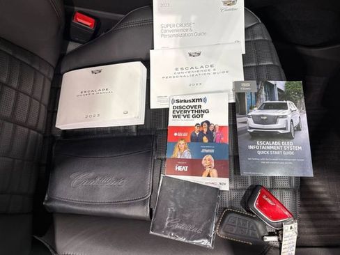Used 2023 Cadillac Escalade ESV V image 82