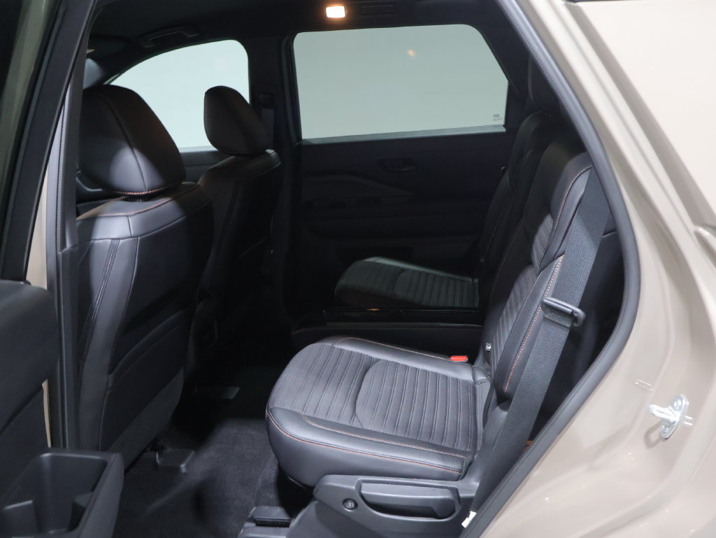 Used 2024 Nissan Pathfinder Rock Creek AWD/4WD image 18