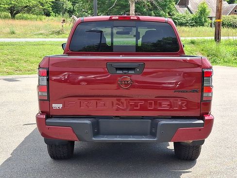 Used 2024 Nissan Frontier PRO-4X w/ Technology Package AWD/4WD image 5