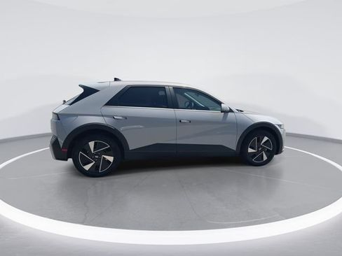 Used 2025 Hyundai Ioniq 5 SE AWD/4WD image 9