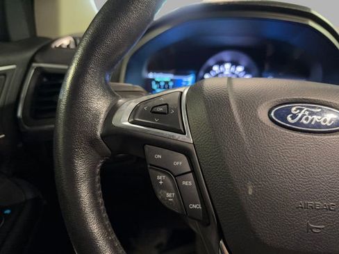 Used 2022 Ford Edge Titanium image 17