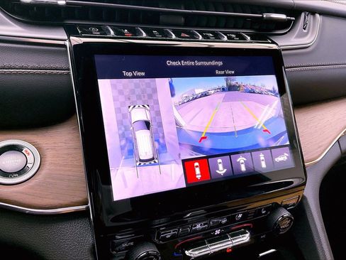 New 2025 Jeep Grand Cherokee L Summit image 13