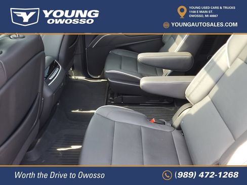 Certified 2024 Cadillac Escalade ESV Premium Luxury w/ LPO, Floor Liner Package AWD/4WD image 30